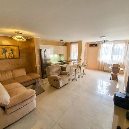 Royal Central Apartament Leilighet Oradea Eksteriør bilde
