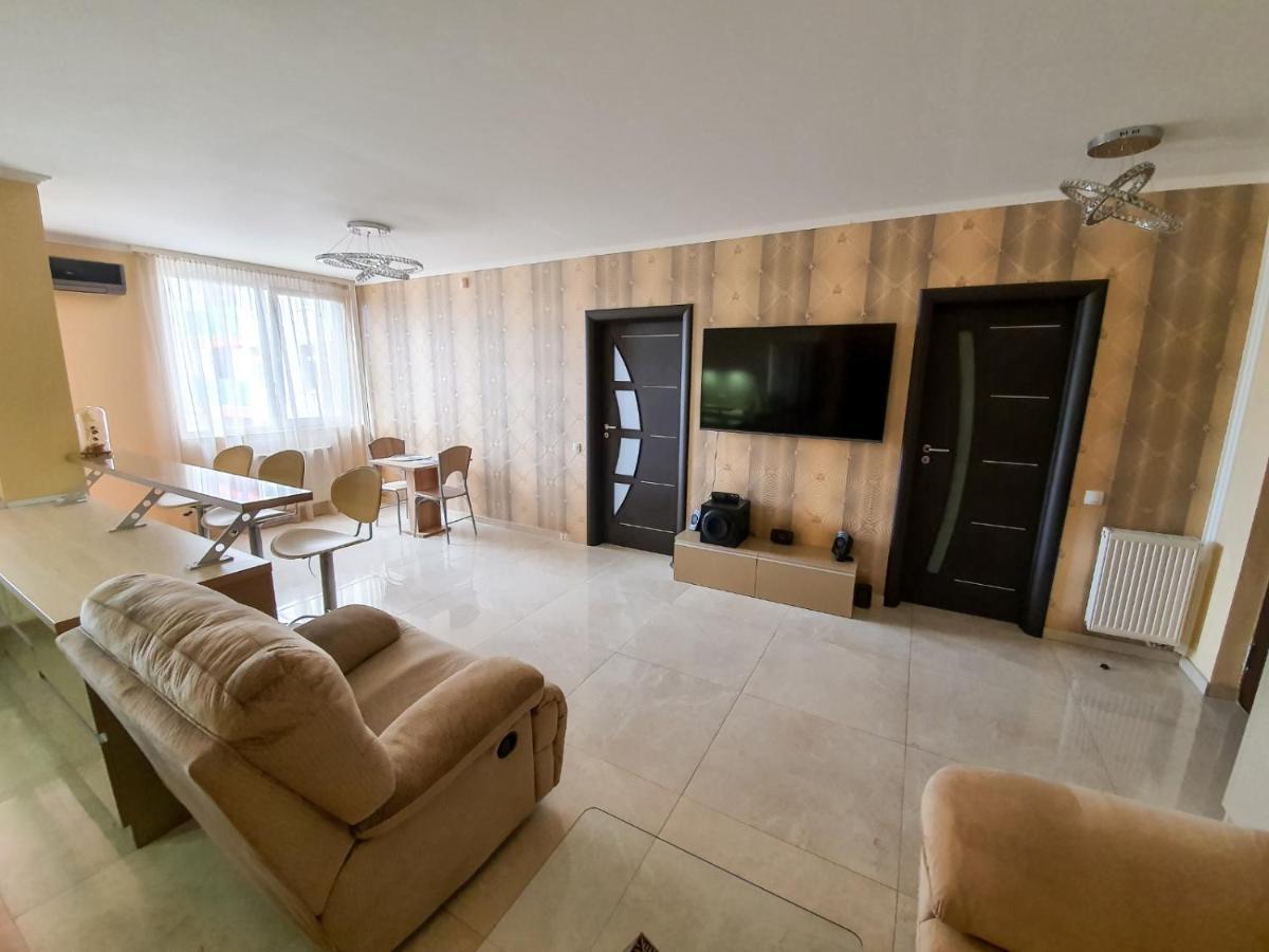 Royal Central Apartament Leilighet Oradea Eksteriør bilde
