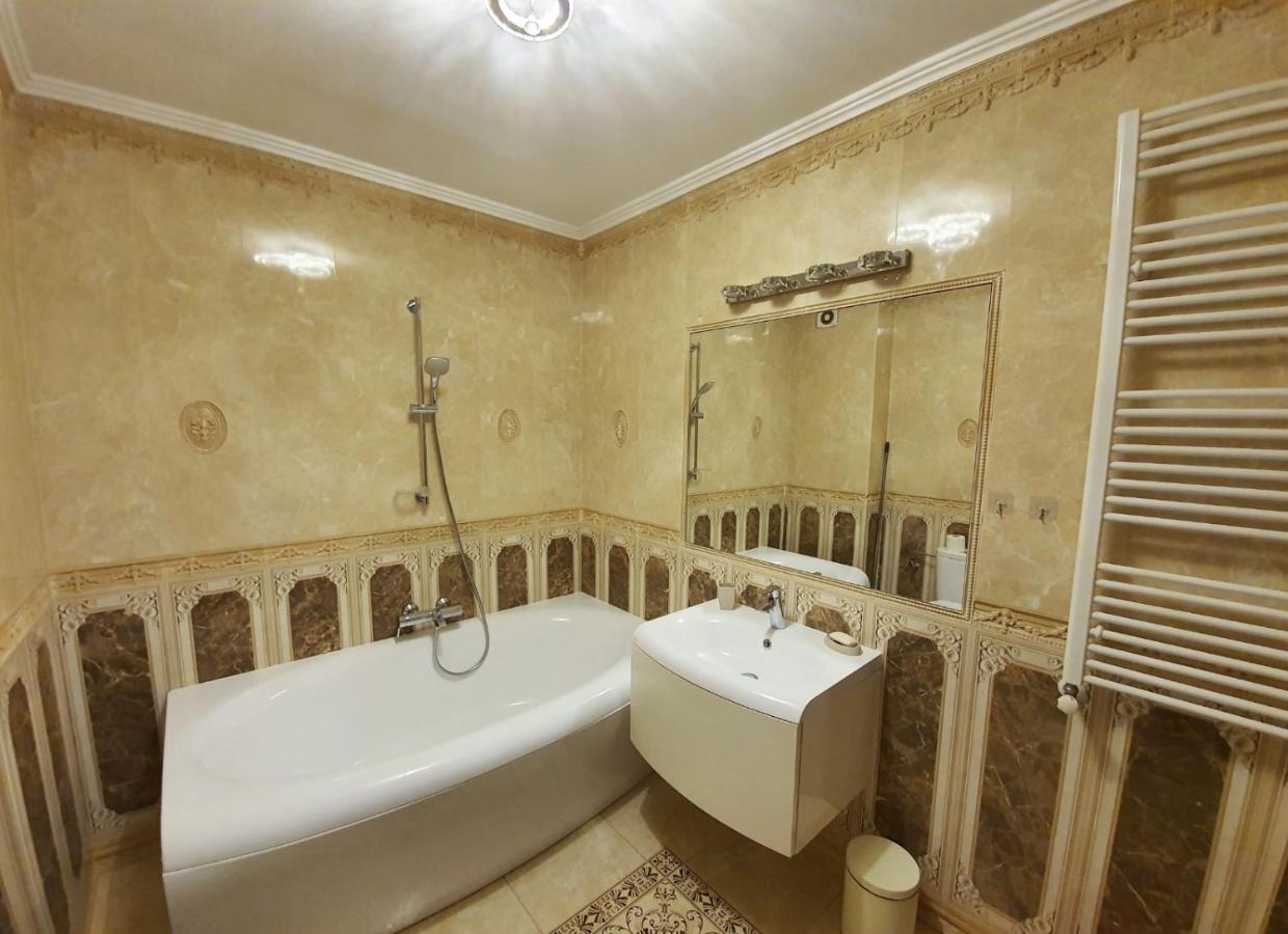 Royal Central Apartament Leilighet Oradea Eksteriør bilde