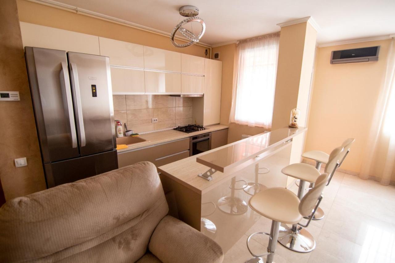 Royal Central Apartament Leilighet Oradea Eksteriør bilde